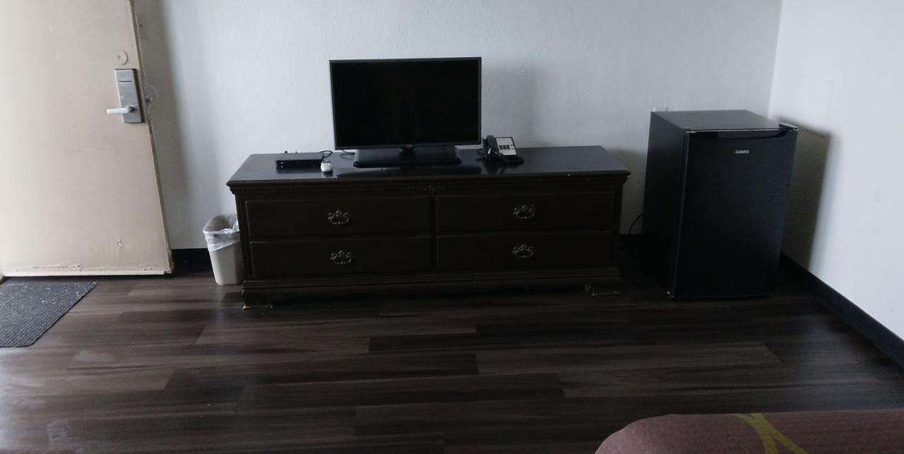 ซูเปอร์ 8 บาย วินด์แฮม มิลล์บิวรี/โทเลโด Hotel Millbury ภายนอก รูปภาพ