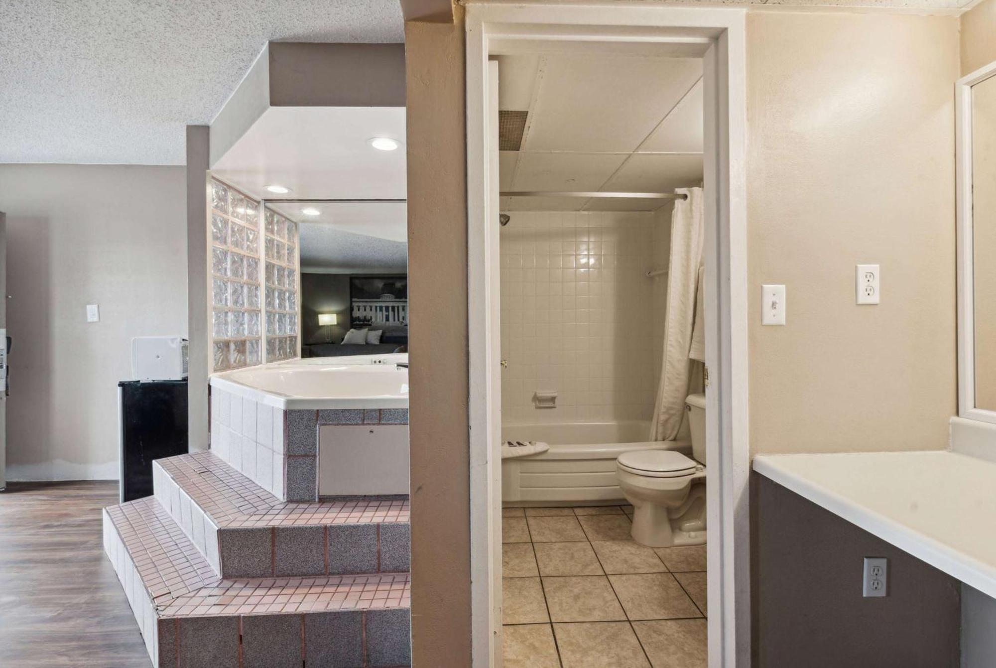 ซูเปอร์ 8 บาย วินด์แฮม มิลล์บิวรี/โทเลโด Hotel Millbury ภายนอก รูปภาพ