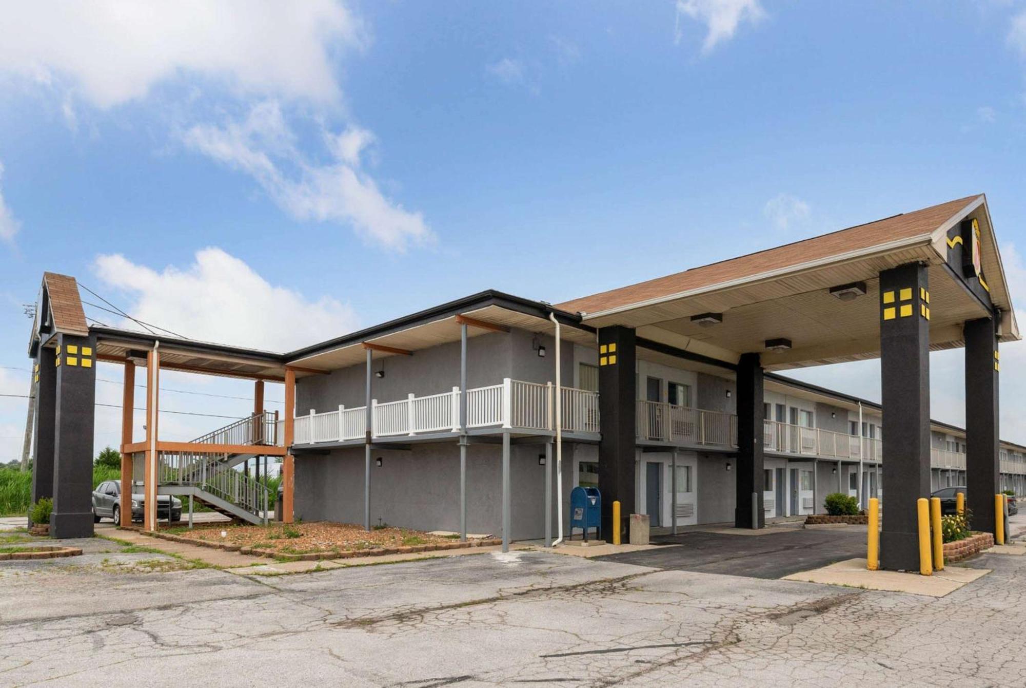 ซูเปอร์ 8 บาย วินด์แฮม มิลล์บิวรี/โทเลโด Hotel Millbury ภายนอก รูปภาพ