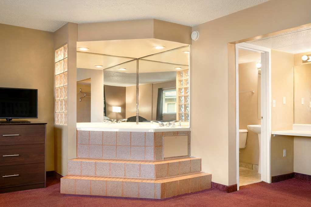 ซูเปอร์ 8 บาย วินด์แฮม มิลล์บิวรี/โทเลโด Hotel Millbury ห้อง รูปภาพ