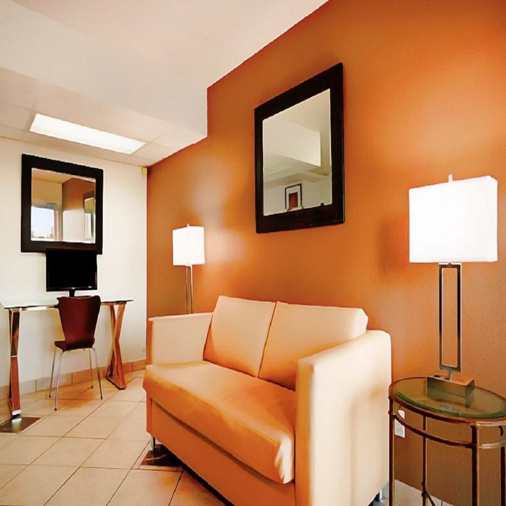 ซูเปอร์ 8 บาย วินด์แฮม มิลล์บิวรี/โทเลโด Hotel Millbury ภายนอก รูปภาพ